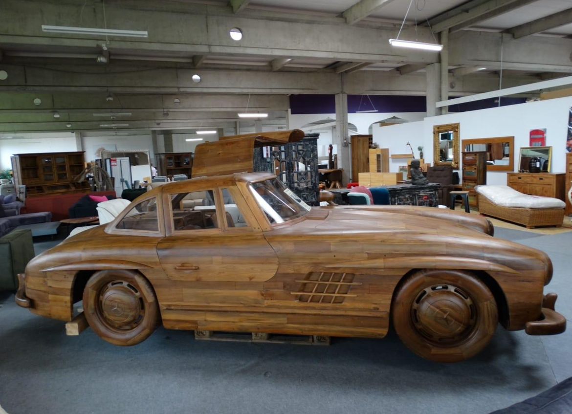 Mercedes SL 300 – Flügeltürer – Teakholz