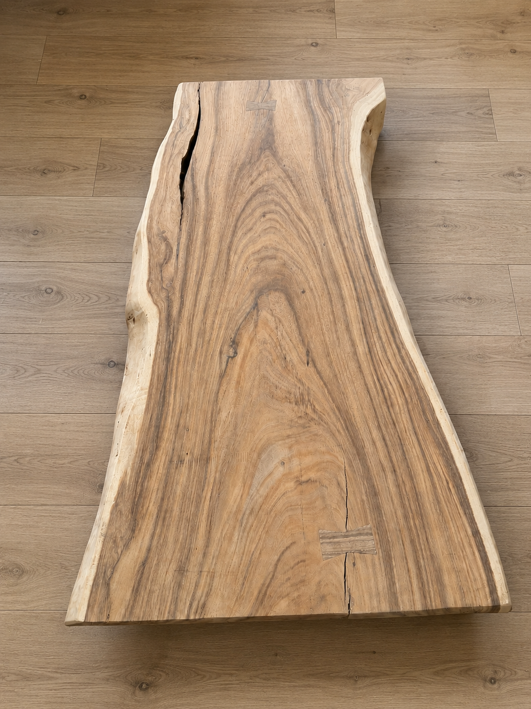 Esstisch Suarholz Einzelstück 220 cm