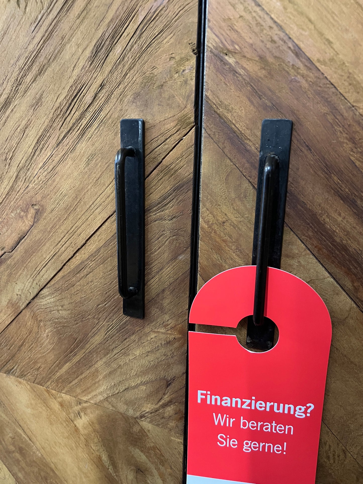Hochwertiger Dielenschrank im rustikalen Look