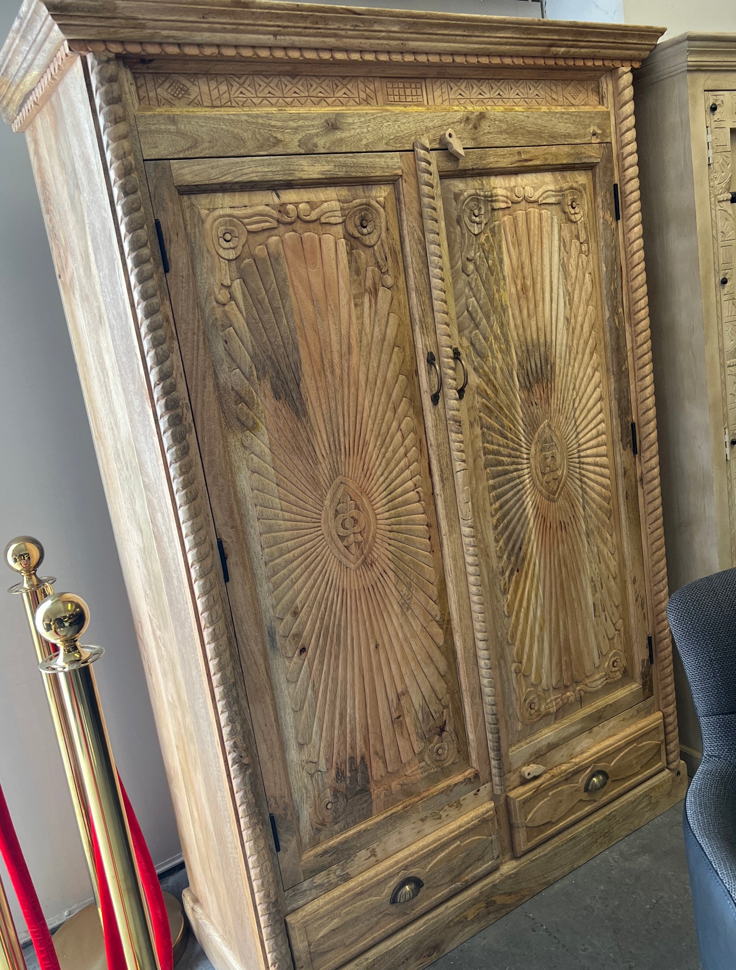 Garderobenschrank Massiv