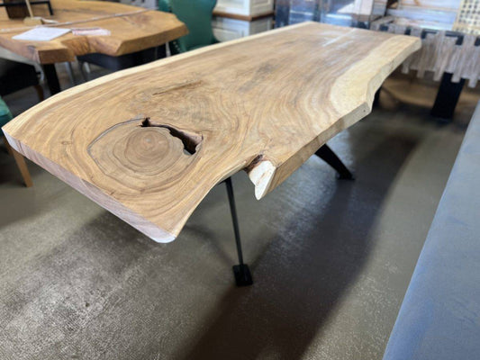 Einzigartiger Esstisch, Tischplatte aus einem Stück, Suar Holz