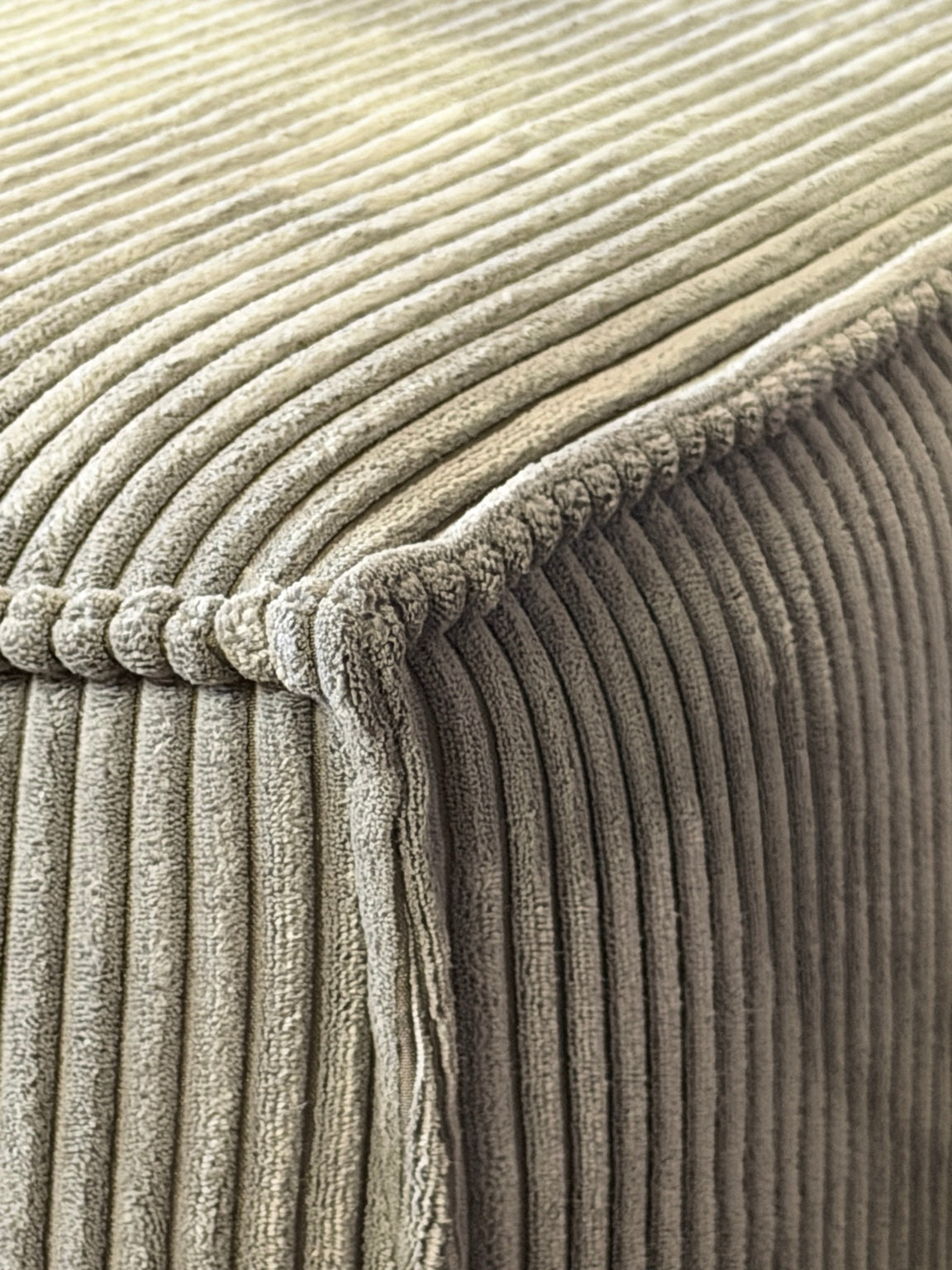 Moderne Eckgarnitur mit Bettfunktion / Schlafsofa – Cord Grau