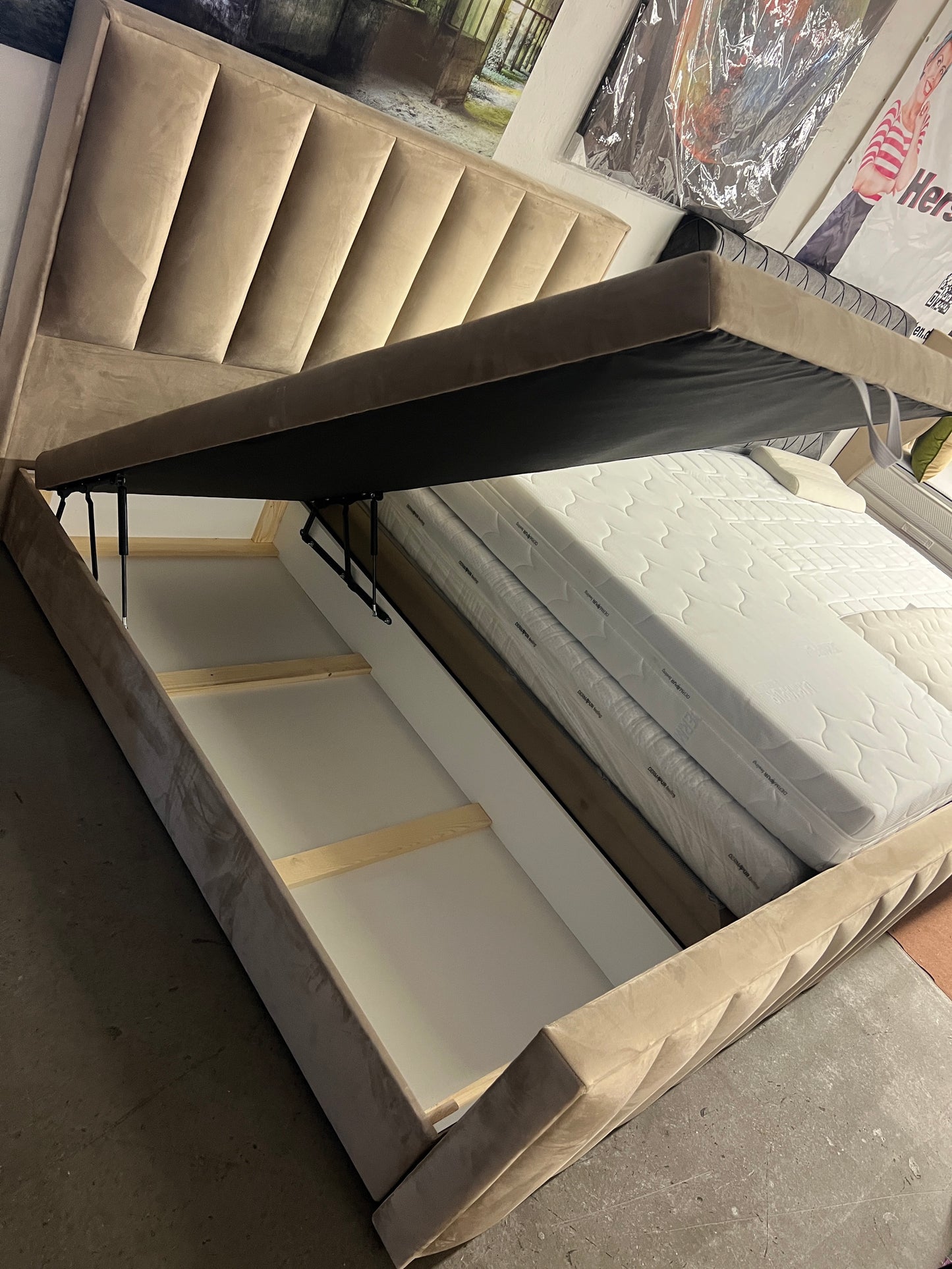 Boxspringbett, Modern mit Stauraum , 180 x 200 cm EIGENE PRODUKTION!!!