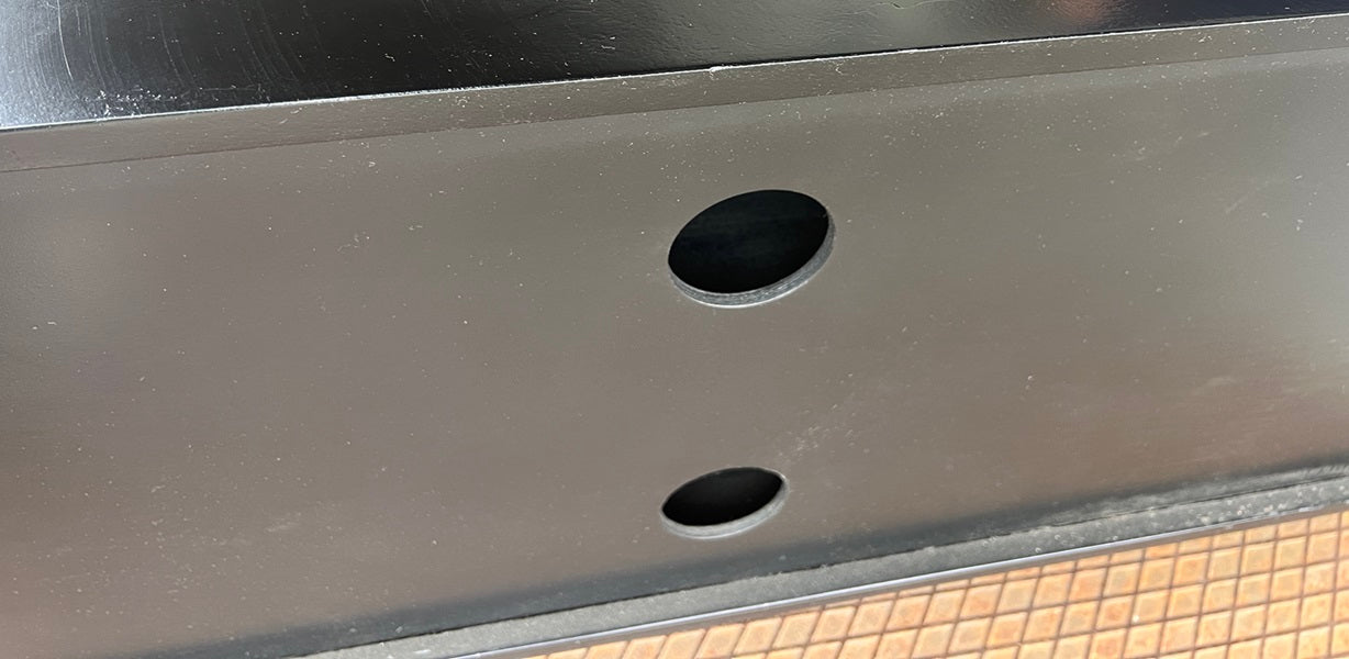 EINMALIGES Tv - Lowboard 130cm aus Holz - Schwarz mit goldener Oberfläche