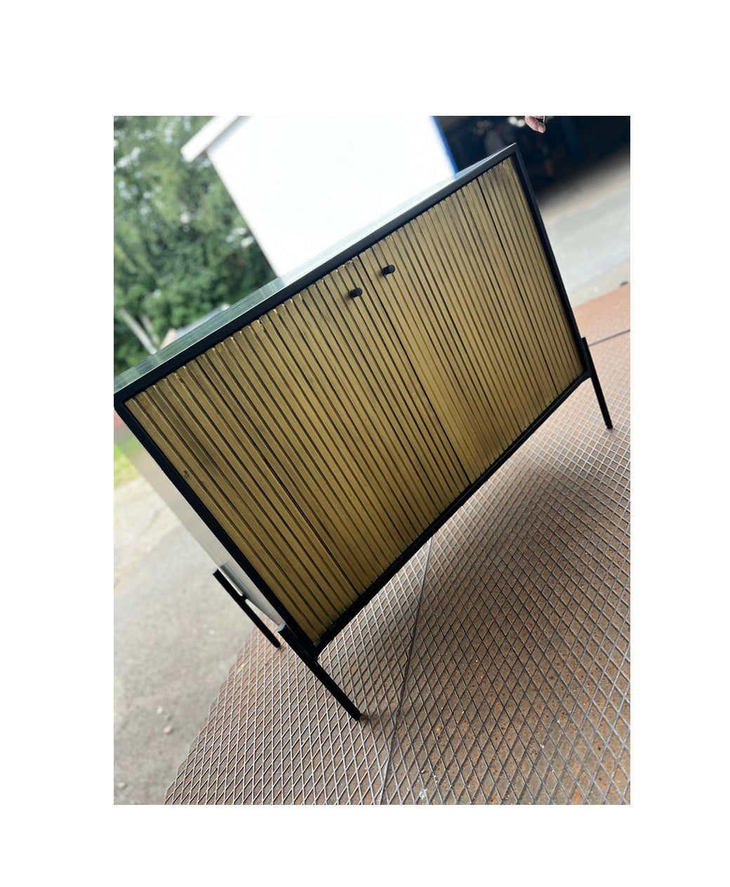 EINMALIGES Sideboard 2-türig 100 cm aus Holz - Schwarz mit goldener Oberfläche