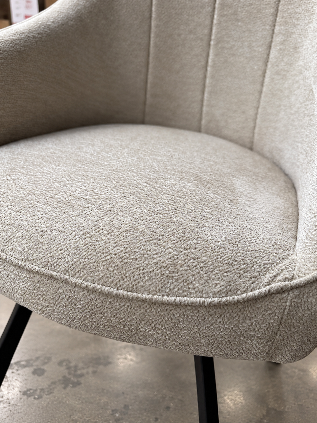 Moderne Drehstühle mit Rückdrehfunktion ( 6x verfügbar ) Beige